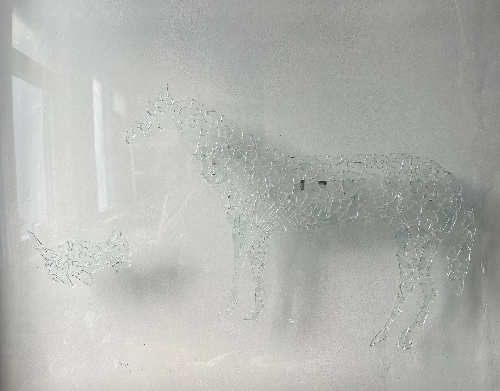 Image of «Кіт і Кінь»  by ANNA VERIKI, size: 80x100 cm, made of Plexiglass, glass shards, from Kyiv  Photo 4 of 8.