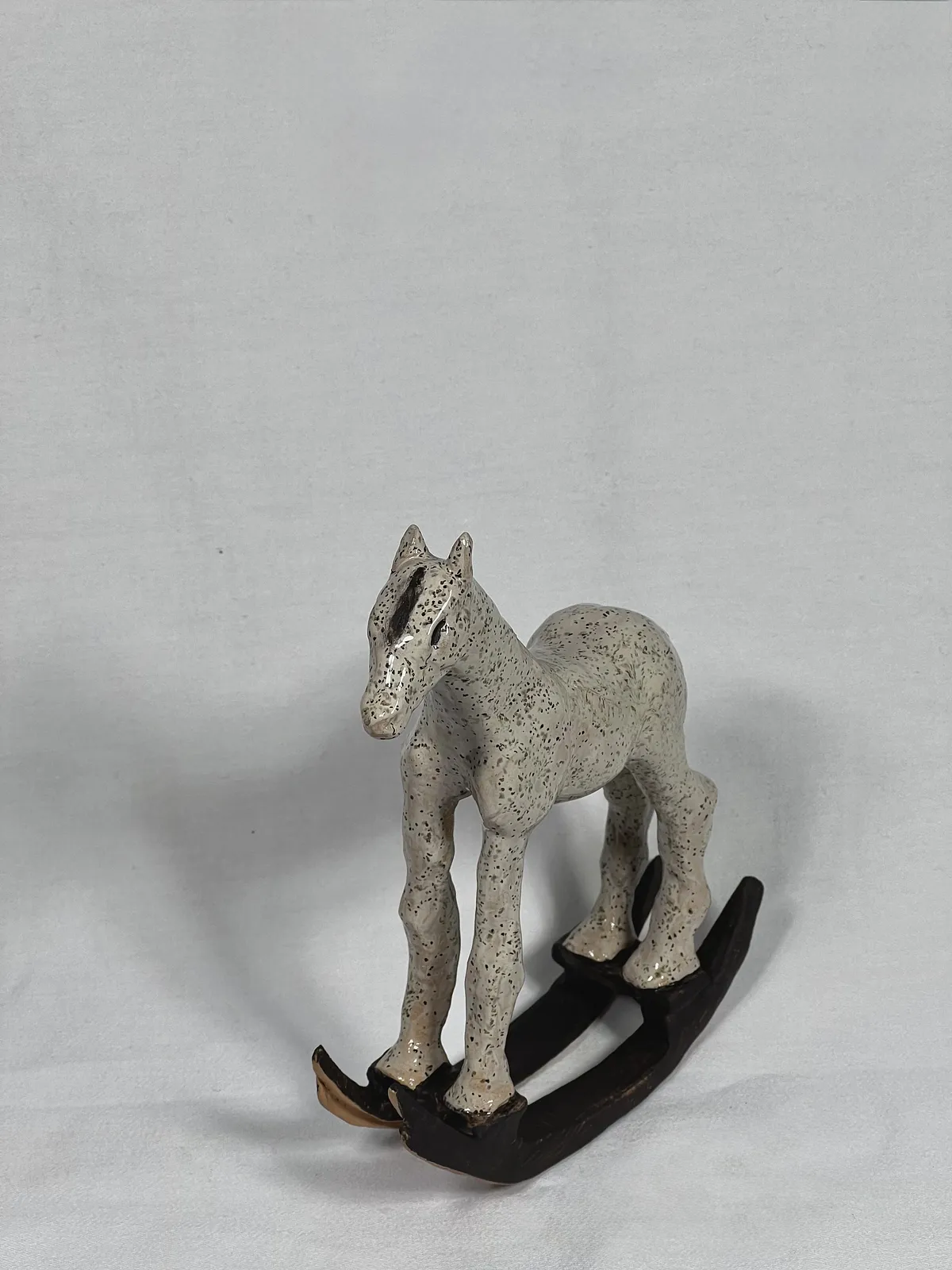 Image of “Poppy Grasshopper” by ANNA VERIKI, size: 13x5 cm, made of Ceramic , Sculpture medium, from Kyiv , priced at €500 Photo 5 of 8.